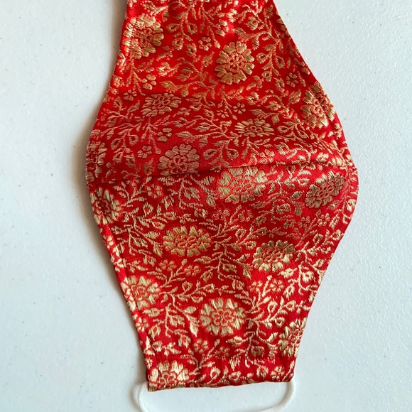 Red and gold embroidered Indian silk saree mask - Picture 3 of 7